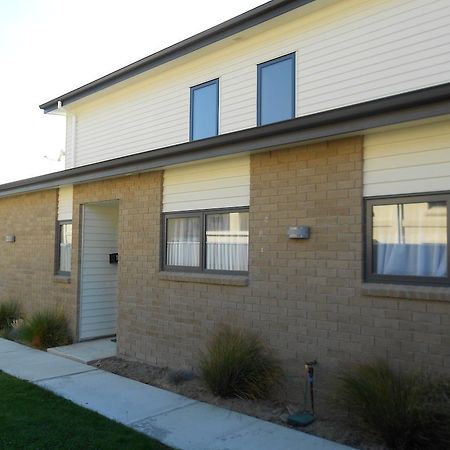 Gavan Family Apartments Cromwell Exterior photo
